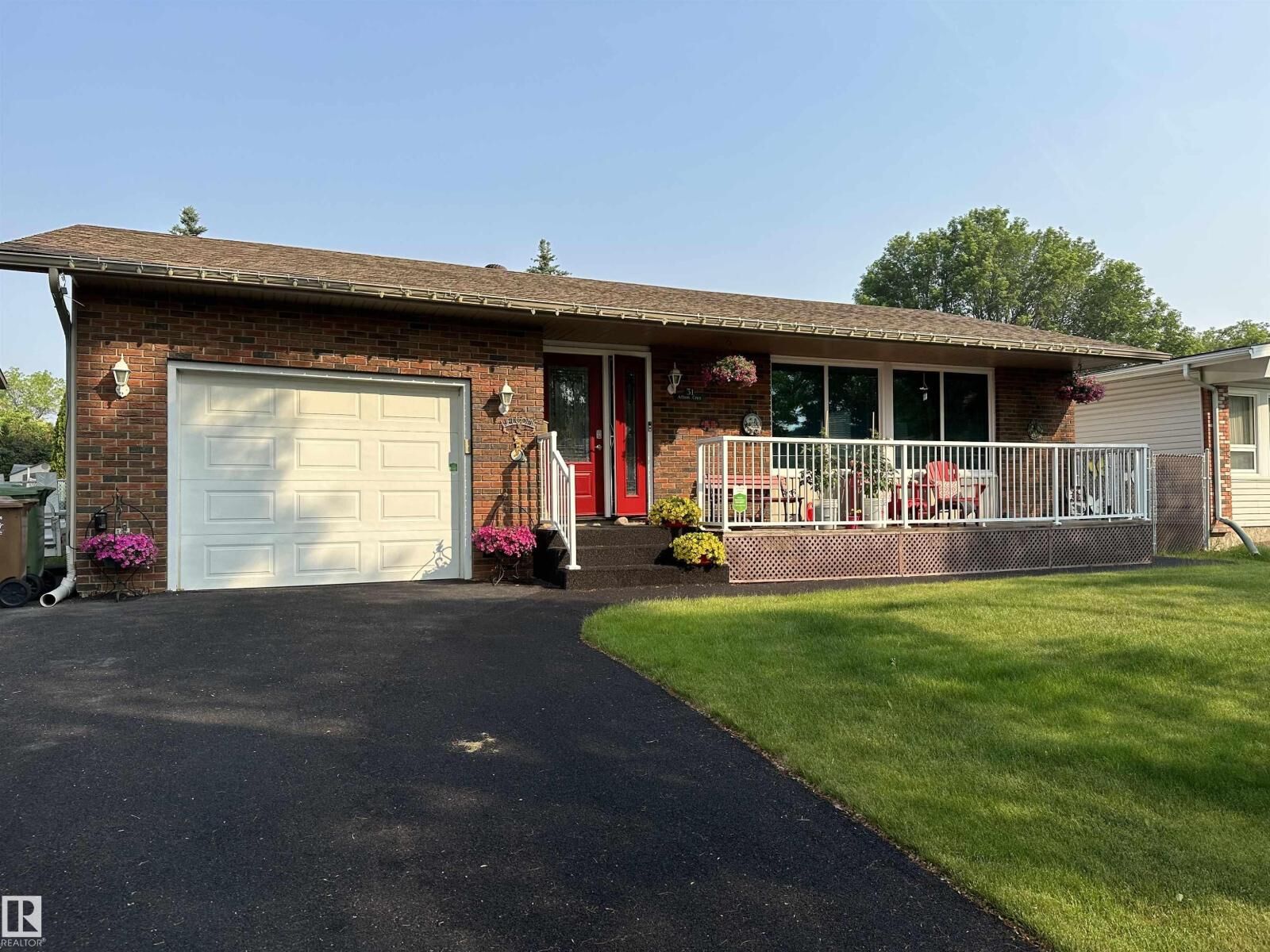 Property Photo:  31 Afton Cr  AB T8N 2P5 