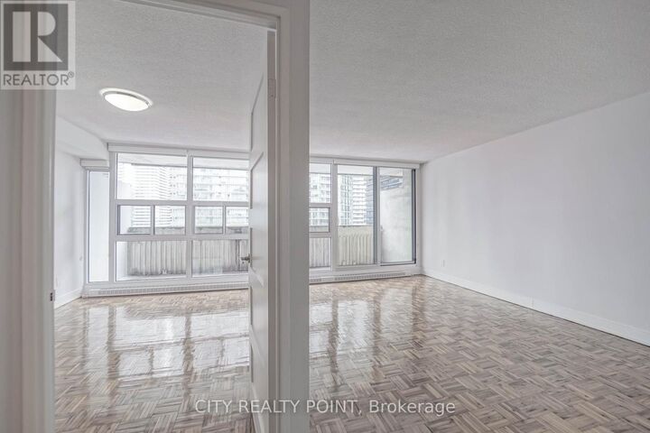 Property Photo:  33 Isabella Street 1009  ON M4Y 2P7 