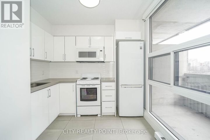 Property Photo:  33 Isabella Street 1701  ON M4Y 2P7 