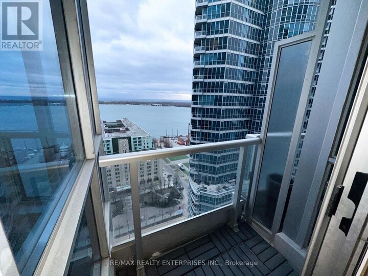 Property Photo:  8 York Street 2710  ON M5J 2Y2 