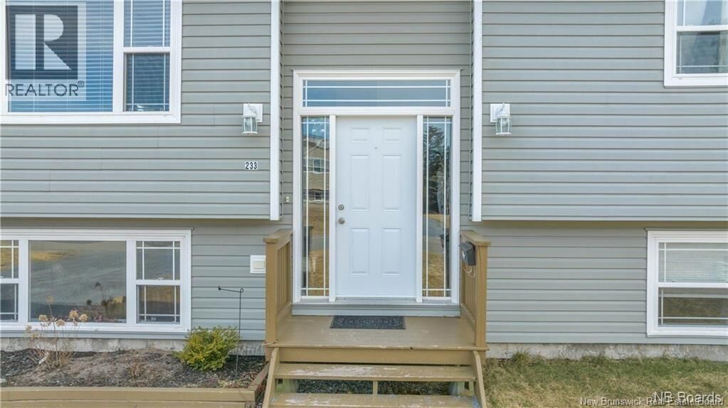 Property Photo:  233 Porter Street Unit# 2  NB E2M 7Y4 
