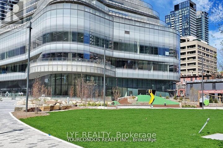 Property Photo:  11 Wellesley Street West 3103  ON M4Y 0G4 