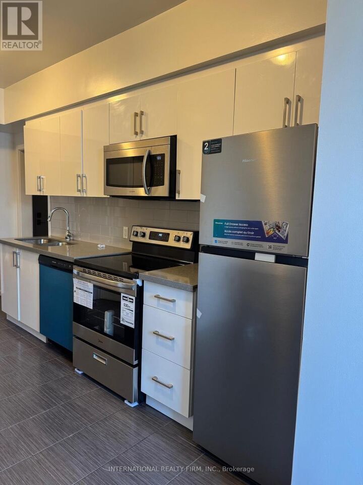 Property Photo:  159 Montrose Avenue 1  ON M6J 2T6 