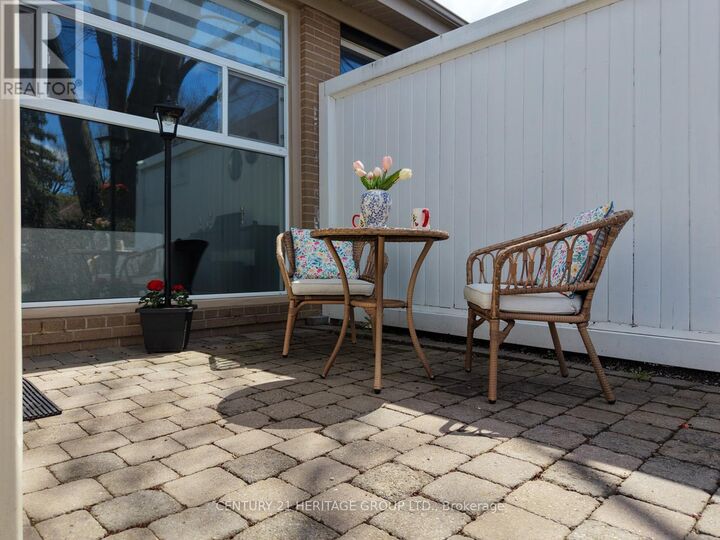 Property Photo:  35 Jasper Drive  ON L4G 3B6 