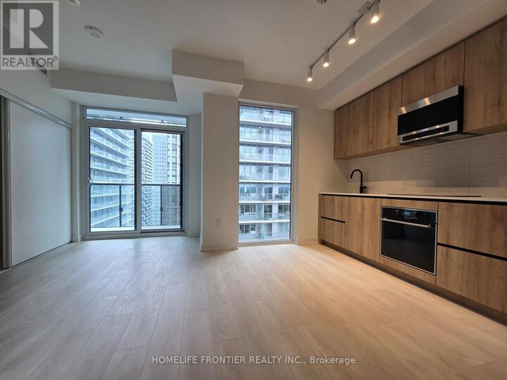 Property Photo:  117 Broadway Avenue 2803  ON M4P 1V3 