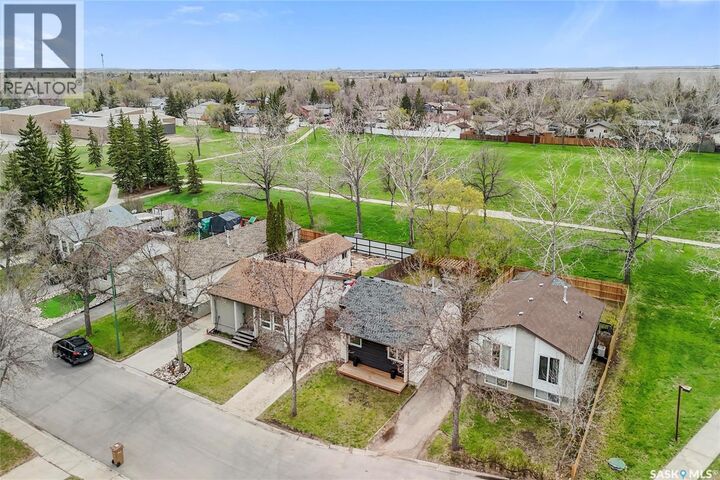 Property Photo:  782 Hayworth Crescent N  SK S4X 1Y1 