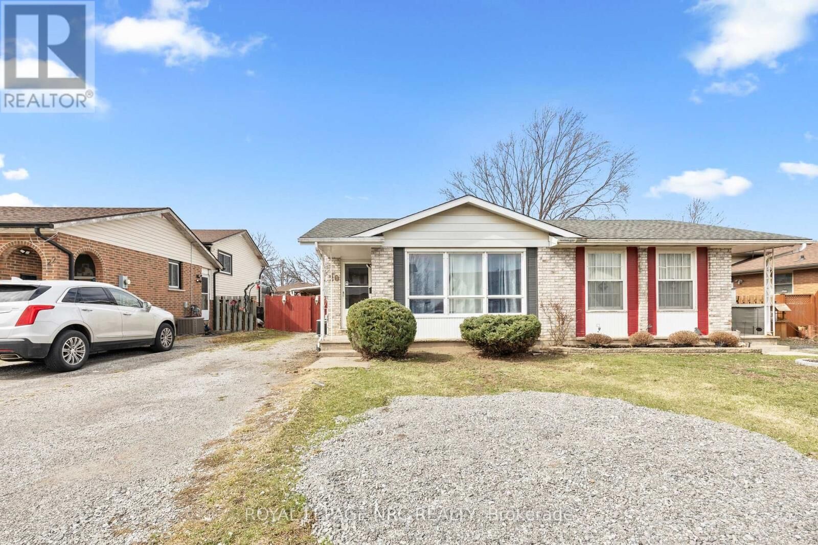 Property Photo:  20 Canterbury Drive  ON L2P 3M7 