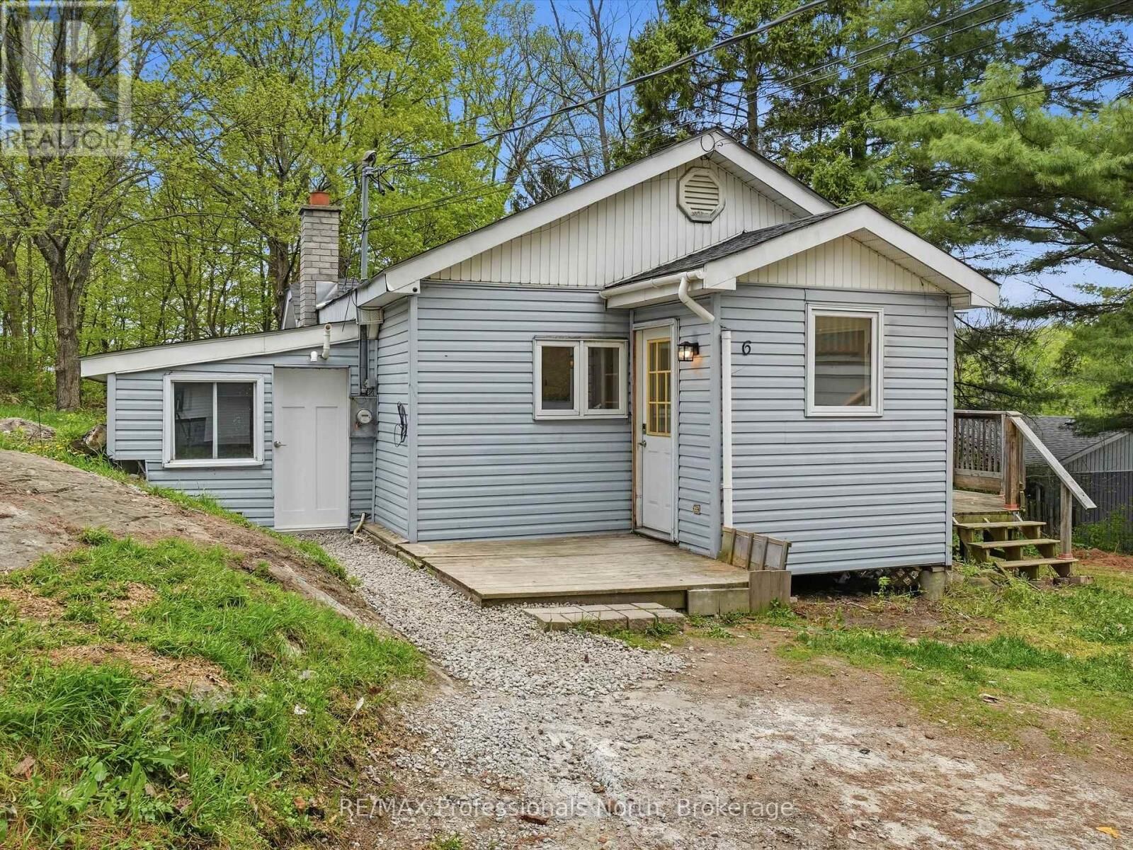 Property Photo: 6 Kitchen Road North ON P1H 1X9