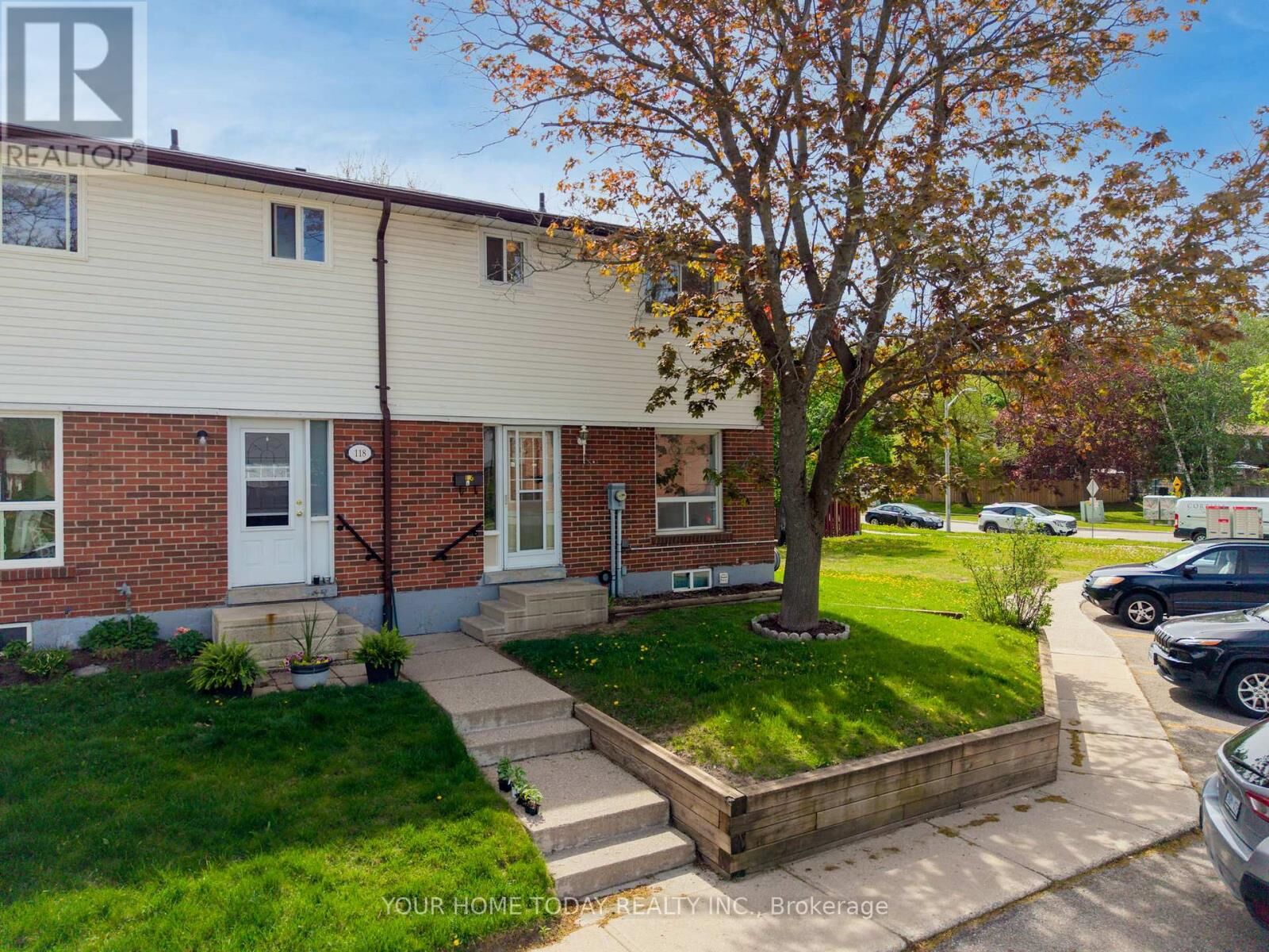 Property Photo: 116 Kingham Road ON L7J 1S4