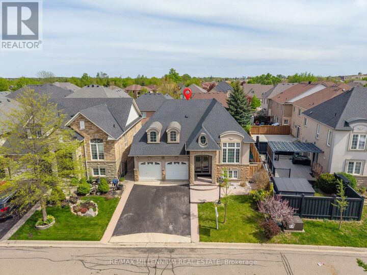 Property Photo:  28 Donherb Crescent  ON L7C 1E4 