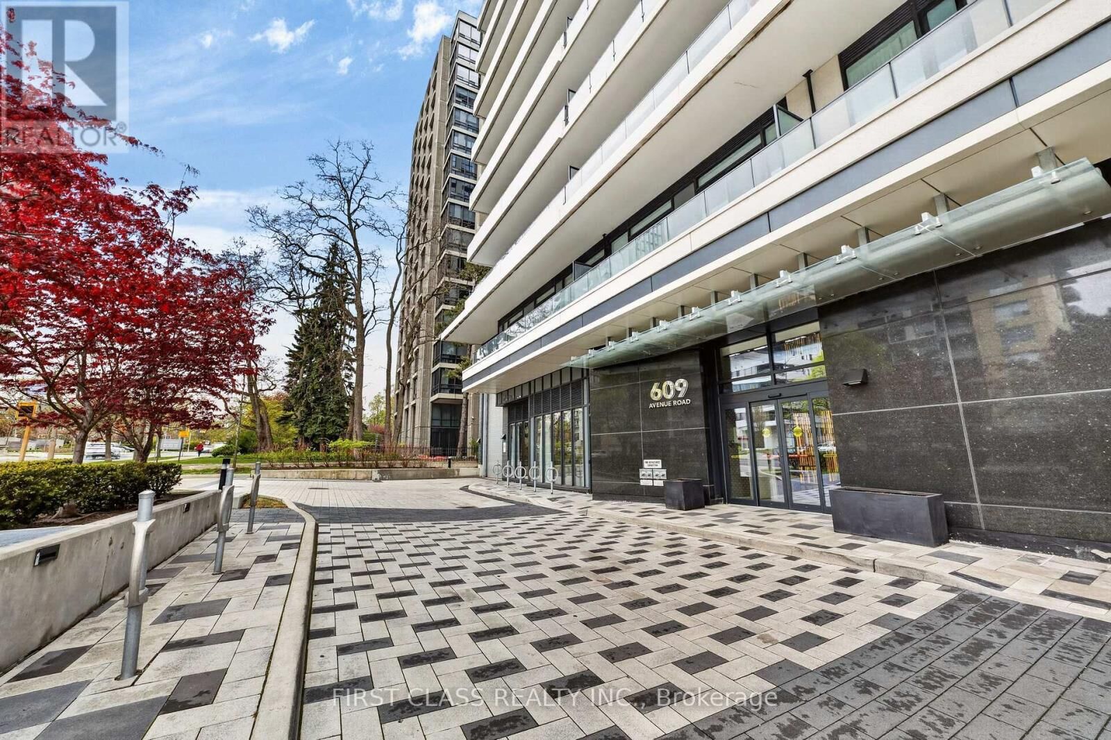 Property Photo:  609 Avenue Road 707  ON M4V 0B1 