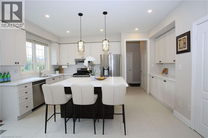 Property Photo: 2295 Glazebrook Circle ON L6M 5B5