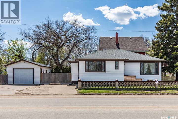 Property Photo:  1171 Henleaze Avenue  SK S6H 3V8 