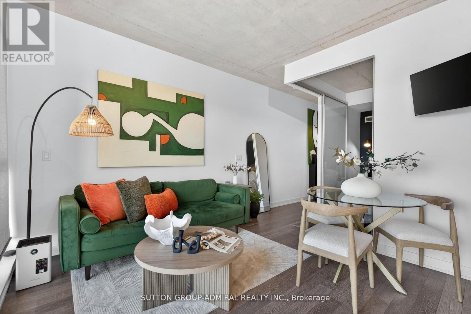 Property Photo: 1190 Dundas Street East 725 ON M4M 0C5