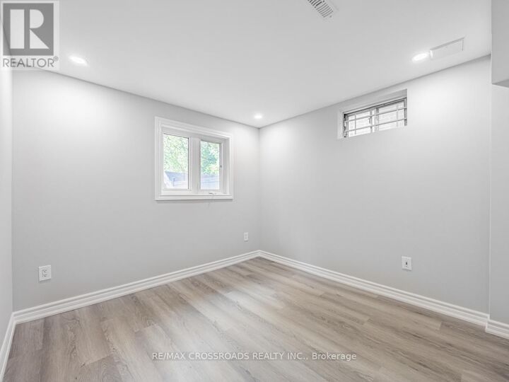 Property Photo:  59 Bonnydon Crescent  ON M1B 5X2 