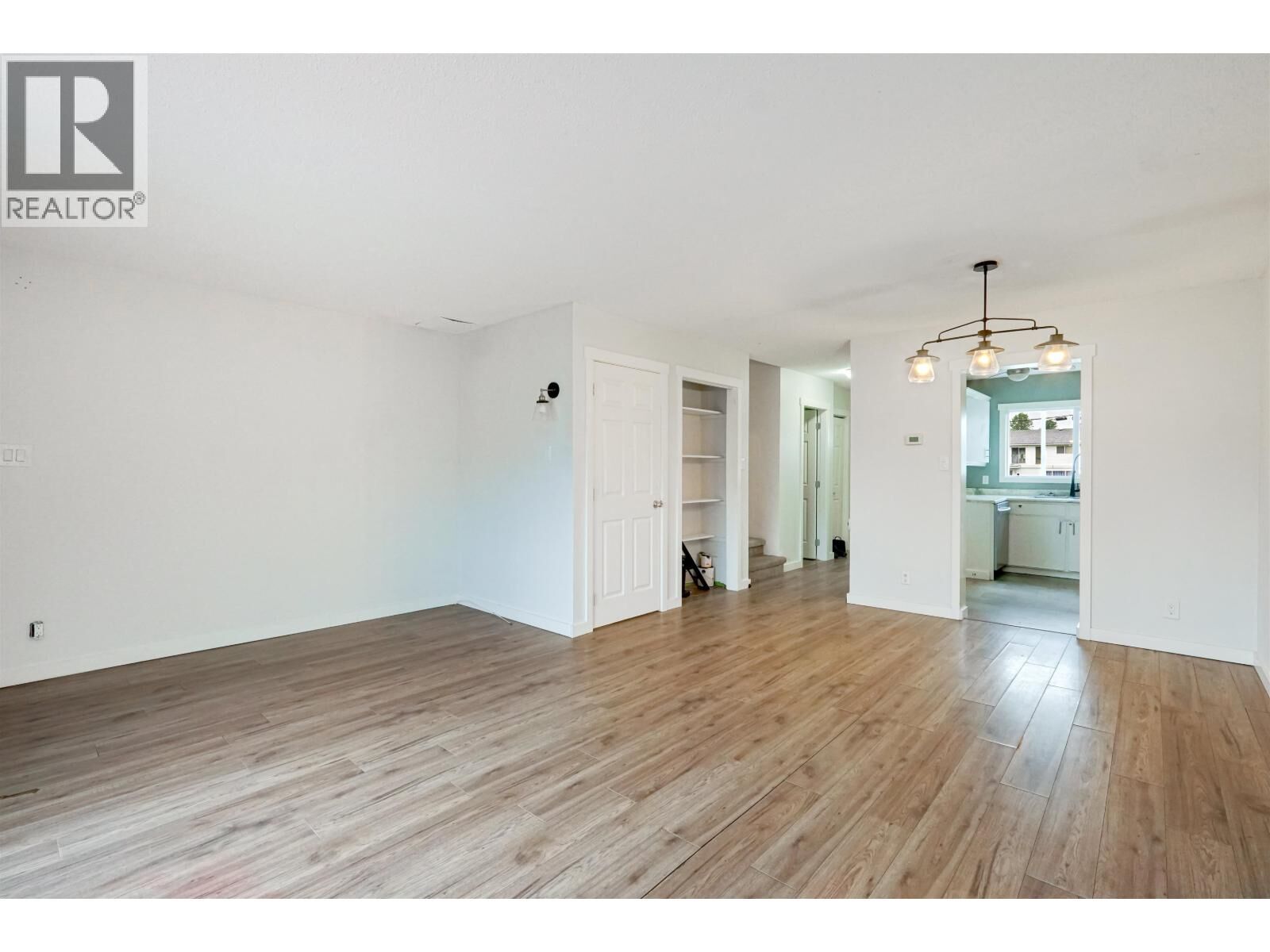 Property Photo:  185 Konigus Street 35  BC V8C 2K4 