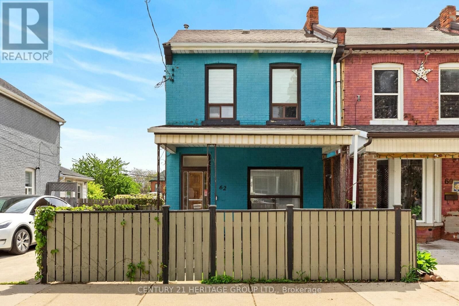 Property Photo:  62 Emerald Street North  ON L8L 5K3 