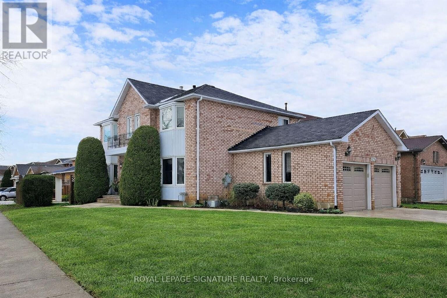 Property Photo:  6094 Prairie Circle  ON L5N 5Z5 