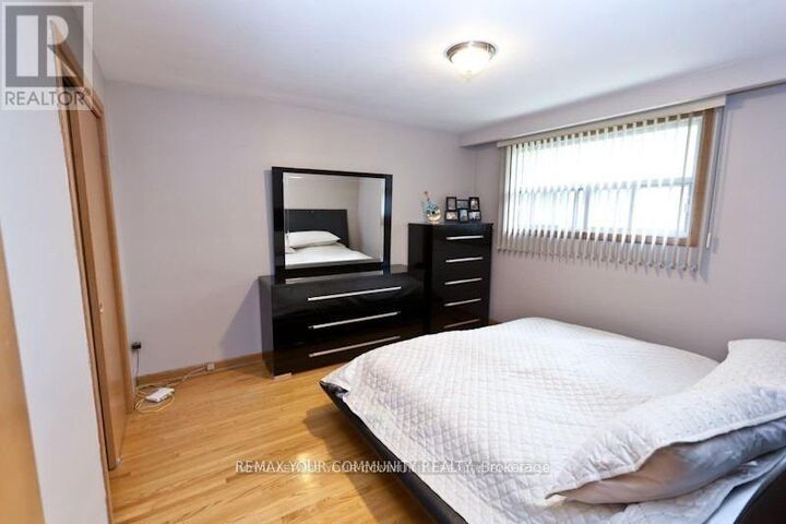 Property Photo:  8 Stanwood Crescent  ON M9M 1Z9 