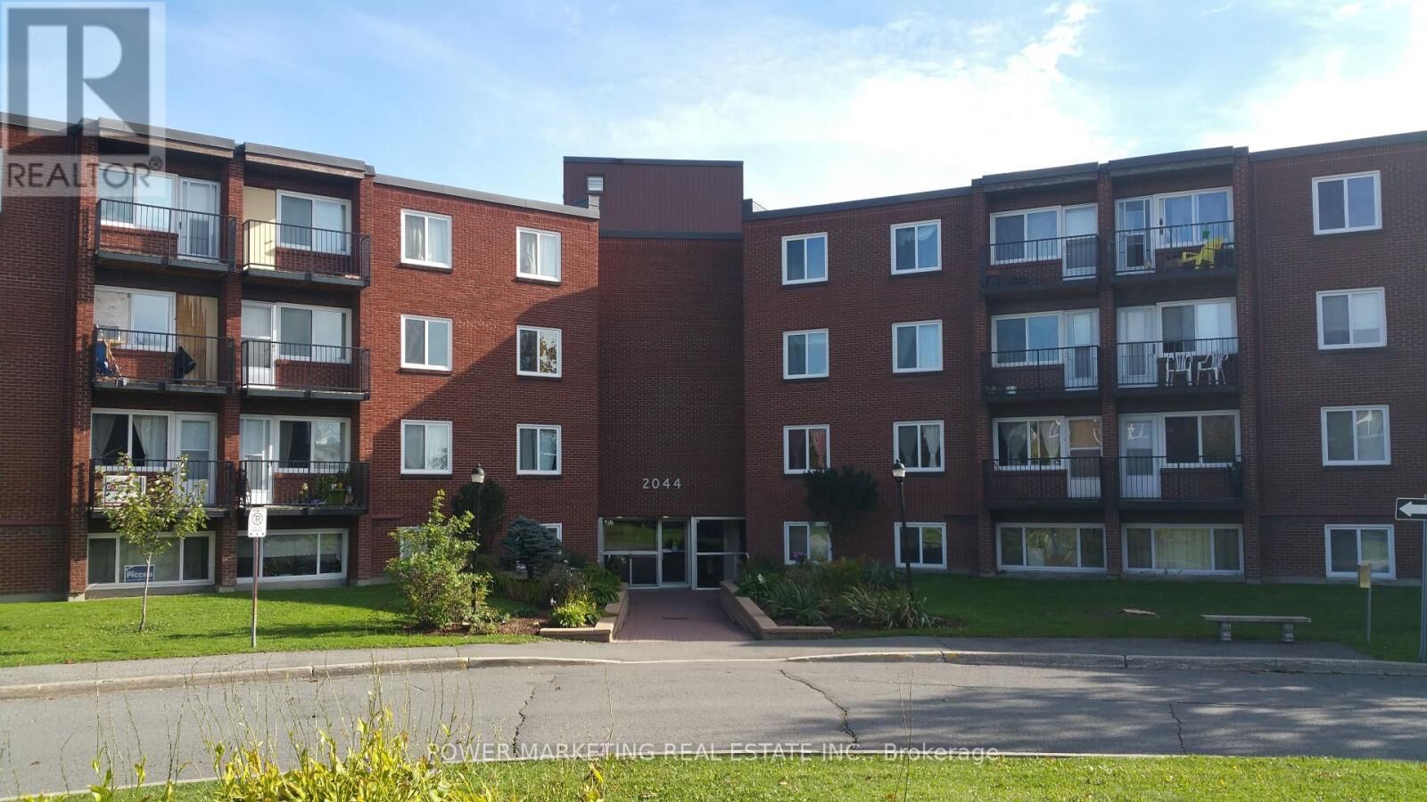 Property Photo:  2044 Arrowsmith Drive 303A  ON K1J 7V8 
