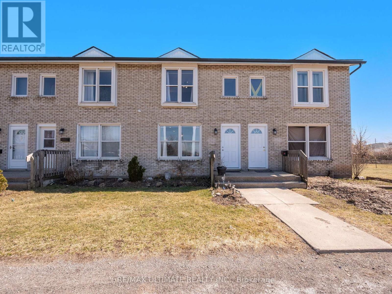 Property Photo:  252 Bertie Street E  ON L2A 1Z6 