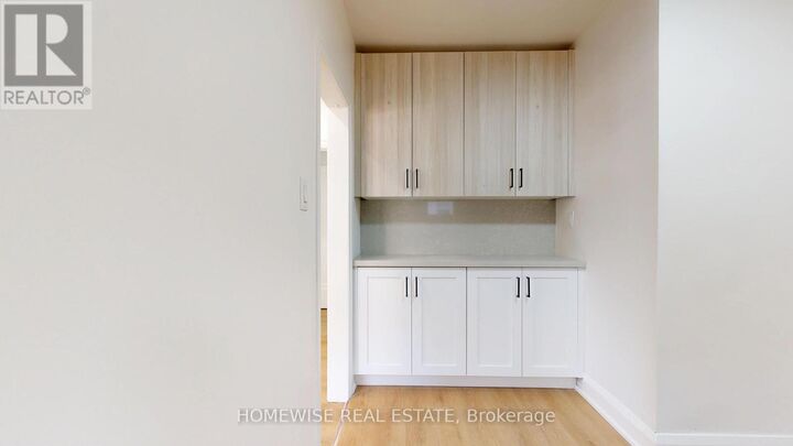 Property Photo:  1214 Avenue Road 2  ON M5N 2G4 