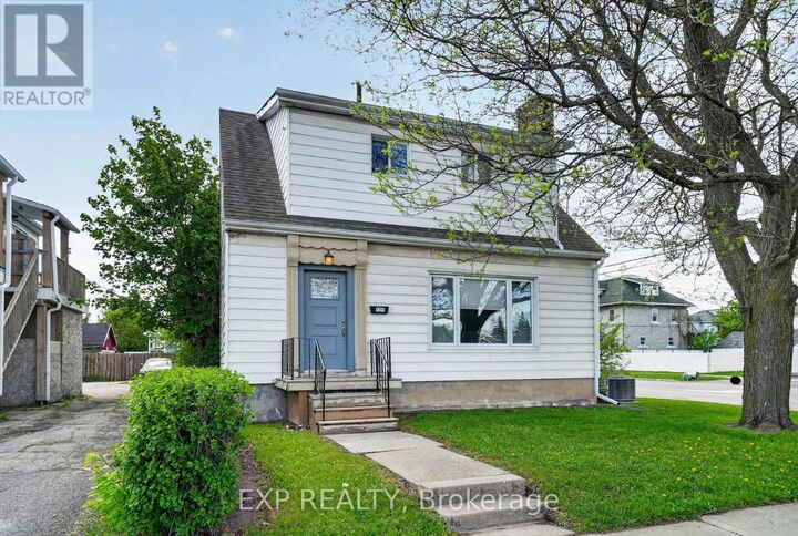 Property Photo:  1301 Second Street East  ON K6H 2B6 