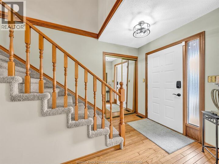 Property Photo: 11 Rudgate Lane North ON N8H 4Y9