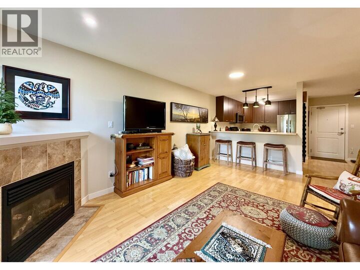 Property Photo:  5631 Inlet Avenue 404  BC V7Z 0J1 
