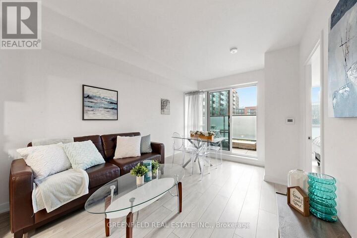Property Photo:  31 Tippett Road 333  ON M3H 0C8 