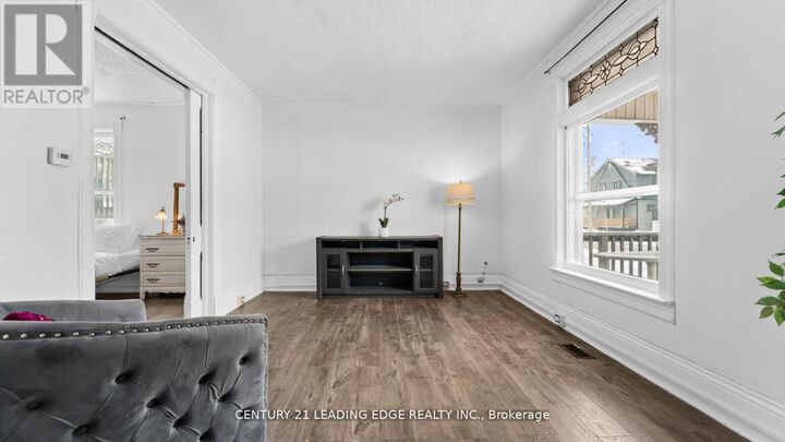 Property Photo:  195 Albert Street 1  ON L1H 4R4 