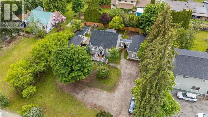 Property Photo: 2116 Columbia Avenue BC V1N 2X1