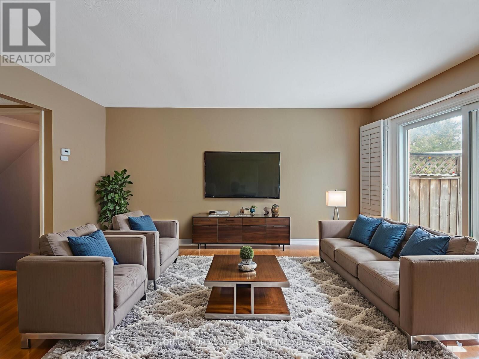 Property Photo:  385 The East Mall #60  ON M9B 6J4 