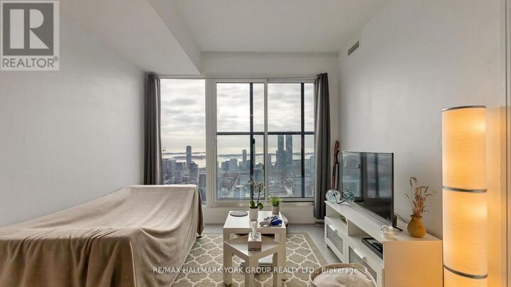Property Photo: 181 Dundas Street 5206 ON M5A 0N5