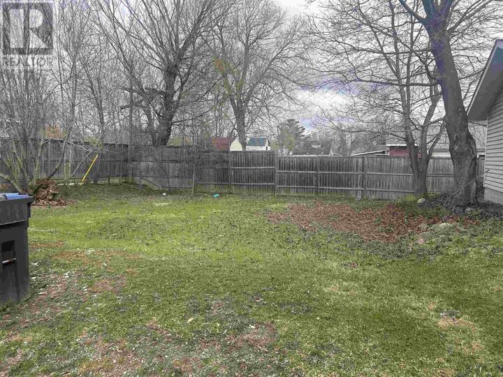 Property Photo: 542 Wallace Ter ON P6C 1L8