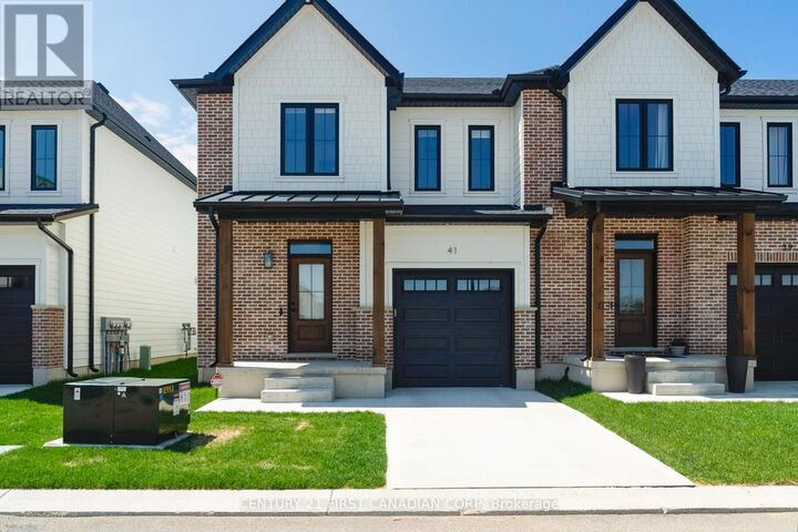 Property Photo:  147-24(32) Scotts Drive  ON N0M 2J0 