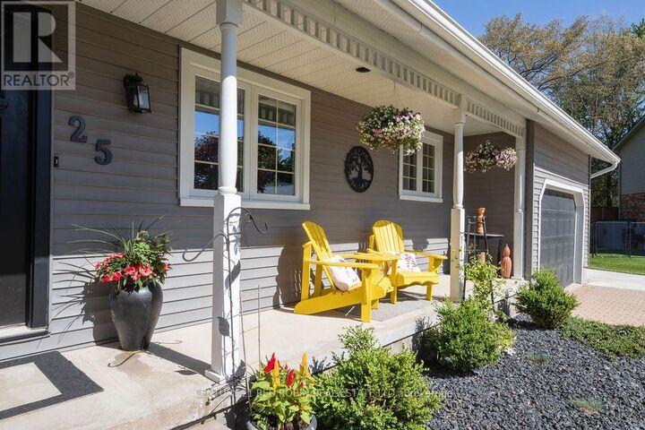Property Photo: 25 Heritage Court ON N7G 3Y5