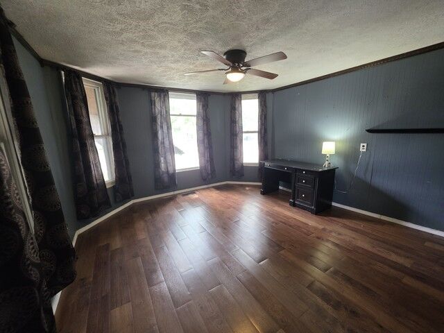 Property Photo:  919 E Johnson Street  IL 61727 