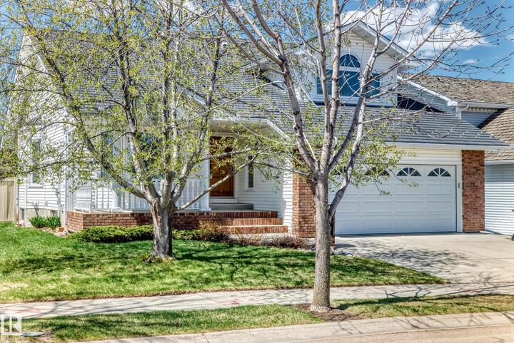 Property Photo:  107 Ridgemont Crescent  AB T8A 5N4 