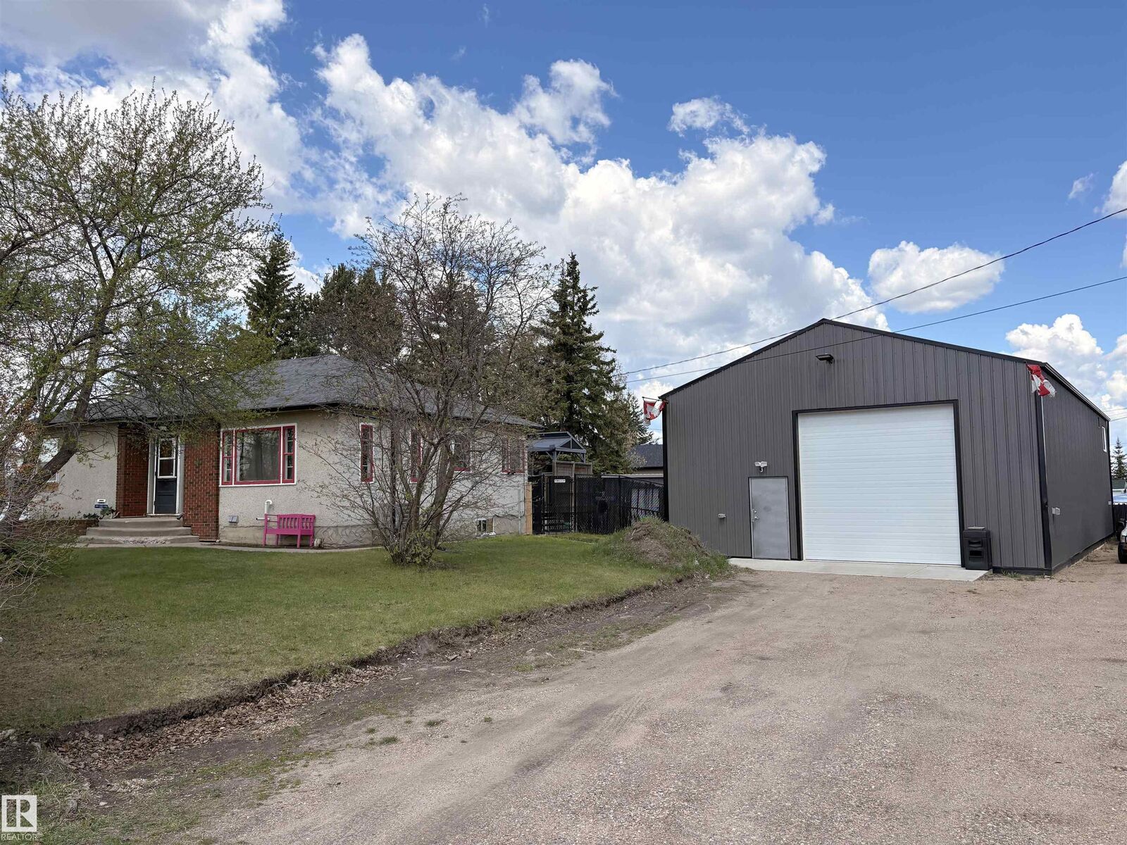 Property Photo:  5510 Railway Avenue  AB T0A 1P0 
