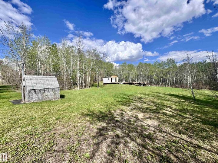 Property Photo:  126 Sandy Beach Avenue  AB T0B 1S0 