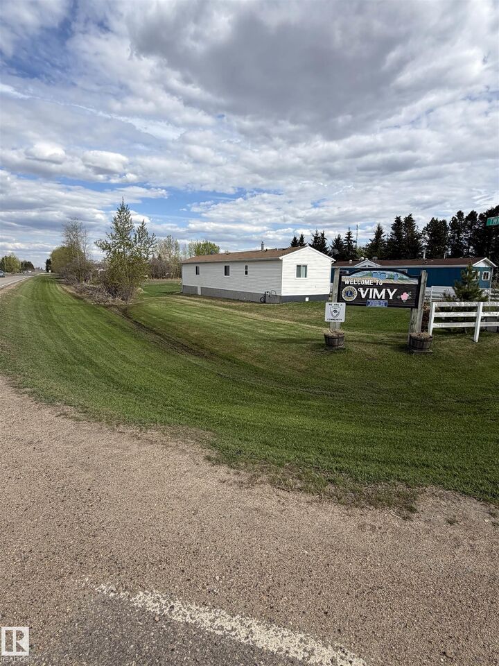 Property Photo:  5031 52 Street  AB T0G 2J0 