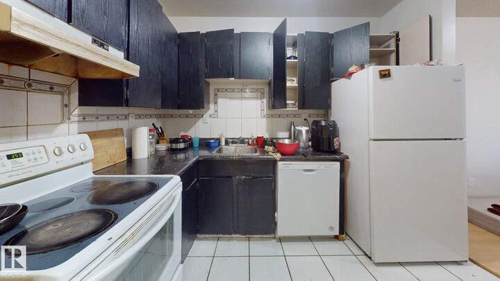 Property Photo:  2624 Milwwods Road NW 402  AB T5L 5K2 
