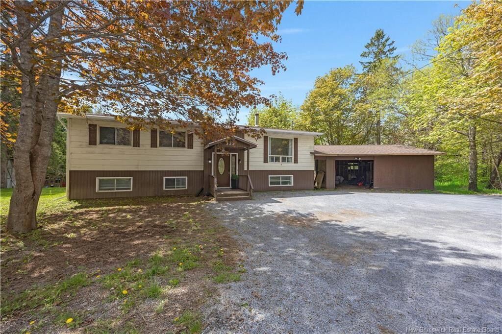 Property Photo:  323 Gondola Point Road  NB E2E 1Y4 