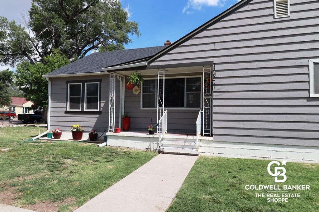 Property Photo:  1001 E Hazel Street  KS 67846 