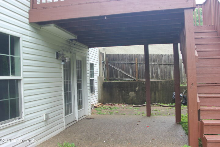 Property Photo:  6800 Brook Terrace Dr  KY 40228 