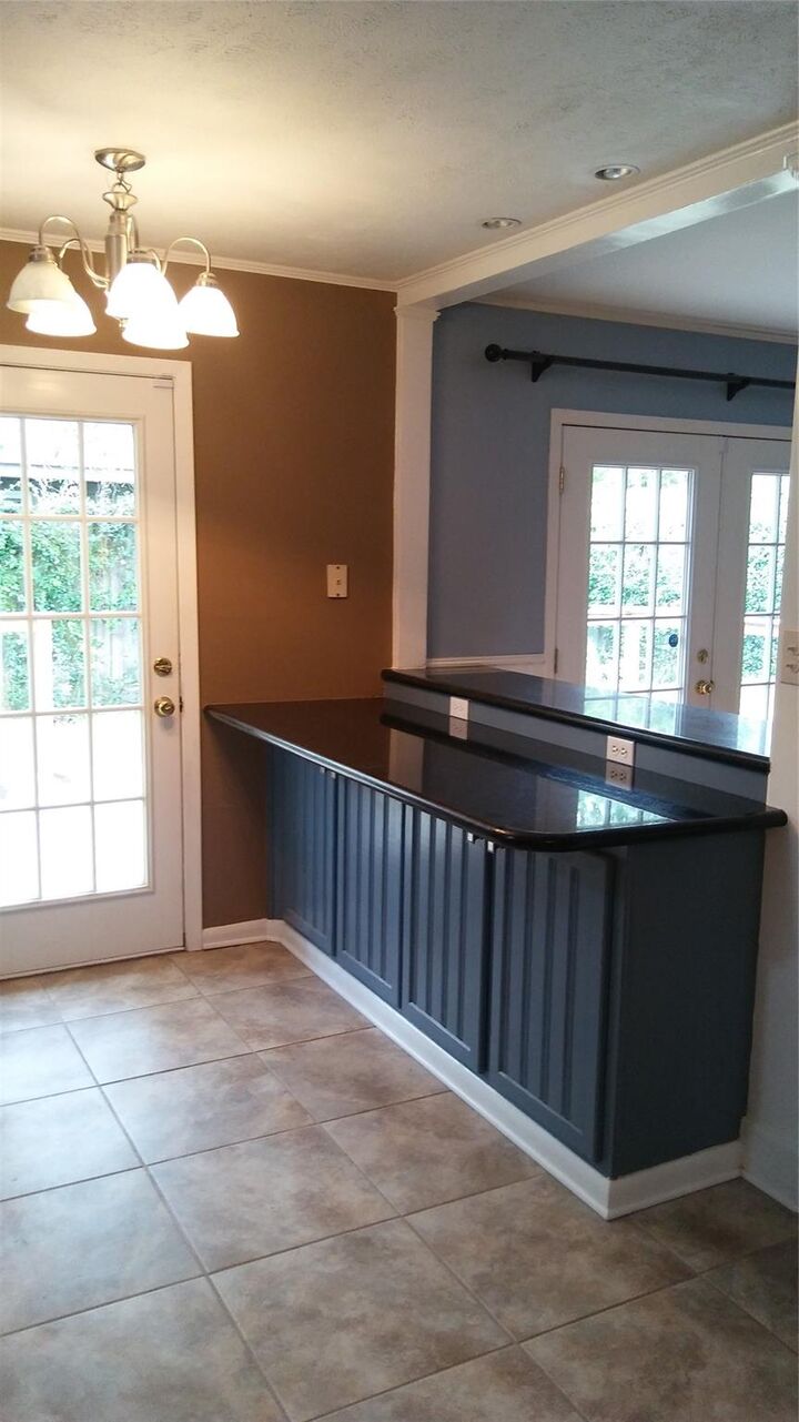 Property Photo: 8106 Lorrie Drive TX 77025