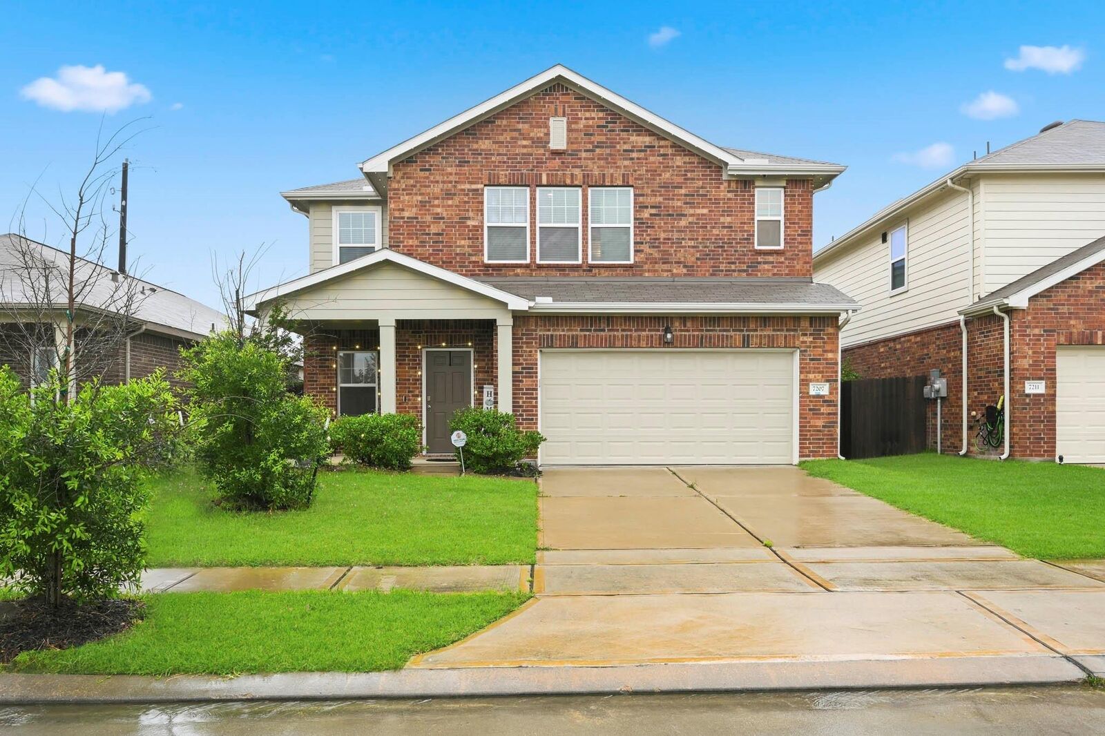 Property Photo:  7207 Evitale Way  TX 77049 