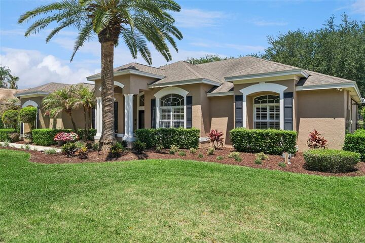 Property Photo: 2230 Ridgewind Way FL 34786