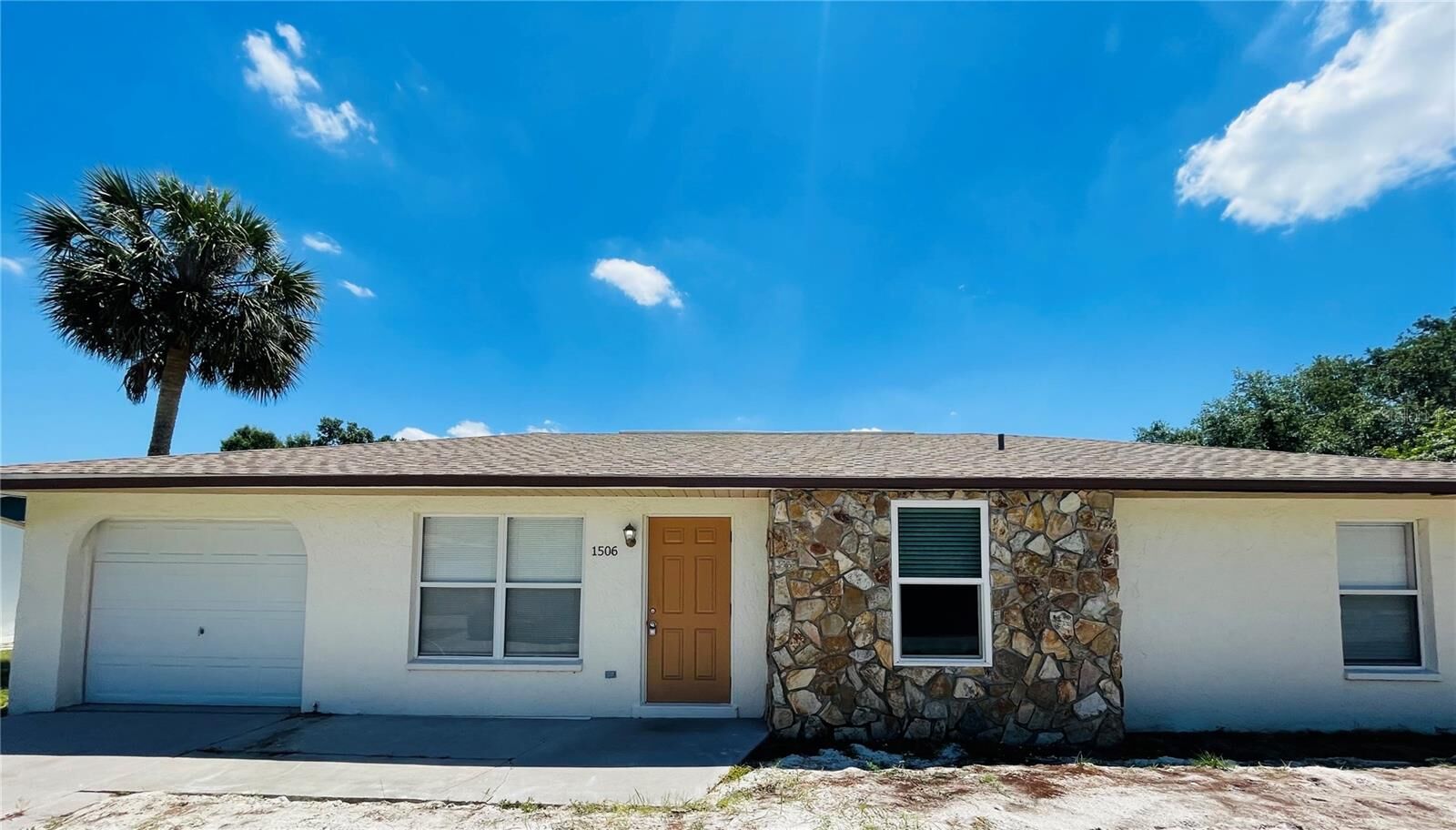 Property Photo:  1506 Dewitt Street  FL 33952 